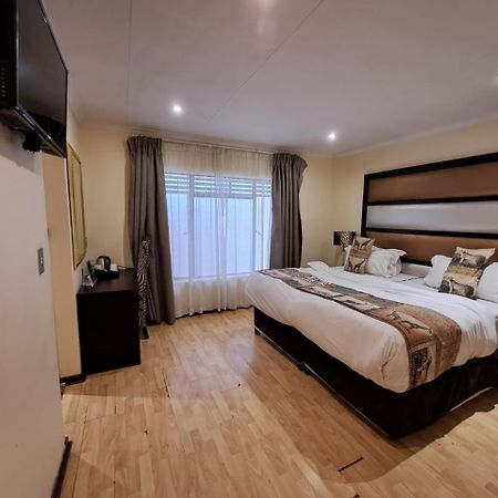 Ecotel Premier Lodge&Conference Centre Benoni Extérieur photo